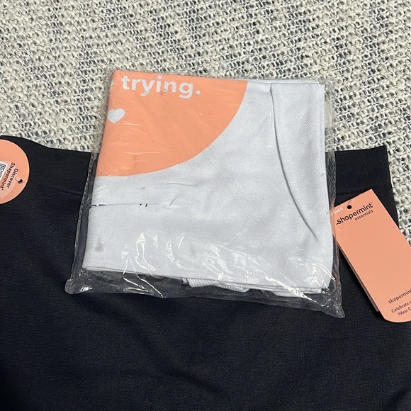 The Classic Shapermint Essentials Fresh Control Mid-Waist Shaper Bike Shorts - Picture 5 of 5